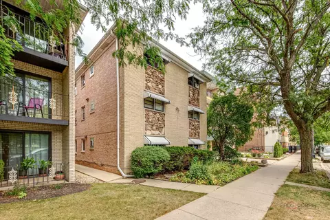 5464 W Higgins Ave #3N, Chicago, IL 60630