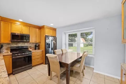 509 Spring St, Roselle, IL 60172 photo 6