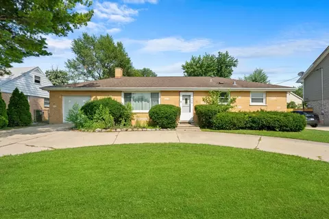 509 Spring St, Roselle, IL 60172