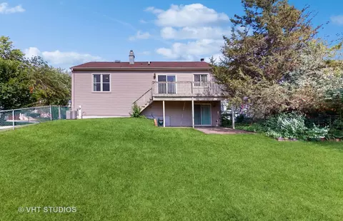 Exterior - 966 Stuart Dr, Bartlett, IL 60103 photo 5 of 5