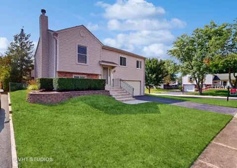 Exterior - 966 Stuart Dr, Bartlett, IL 60103 photo 3 of 5