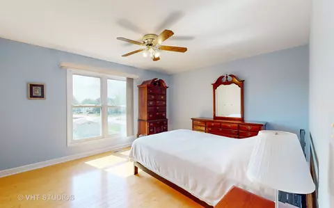 Bedroom - 966 Stuart Dr, Bartlett, IL 60103 photo 1 of 5