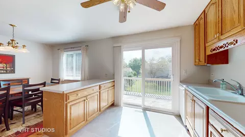Kitchen - 966 Stuart Dr, Bartlett, IL 60103 photo 3 of 3