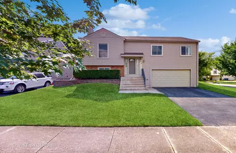 Exterior - 966 Stuart Dr, Bartlett, IL 60103 photo 2 of 5