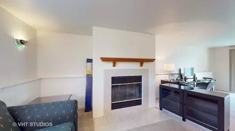Living - 966 Stuart Dr, Bartlett, IL 60103 photo 4 of 5