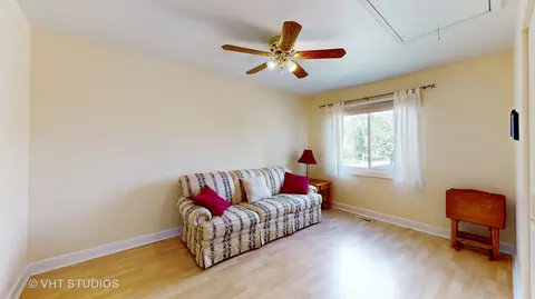 Bedroom - 966 Stuart Dr, Bartlett, IL 60103 photo 3 of 5