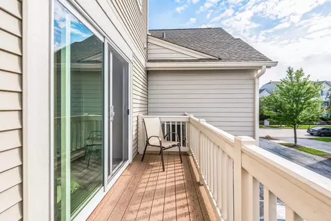 Exterior - 3332 Cameron Dr, Elgin, IL 60124 photo 3 of 4