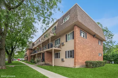 2412 Algonquin Rd #5, Rolling Meadows, IL 60008