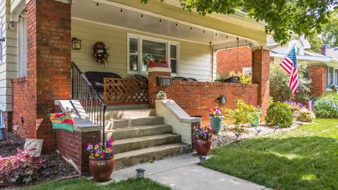 102 S Moore St, Bloomington, IL 61701 photo 2
