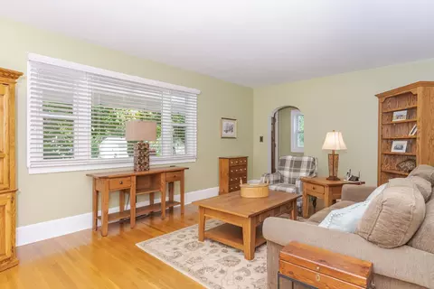 102 S Moore St, Bloomington, IL 61701 photo 8