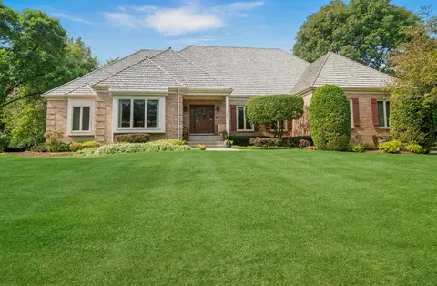 5648 Barclay Ct, Long Grove, IL 60047
