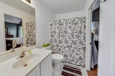 Bath - 5813 Emerald Pointe Dr, Plainfield, IL 60586 photo 2 of 2