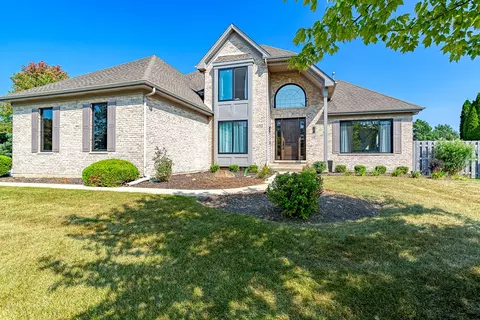 1335 Tunbridge Trl, Algonquin, IL 60102