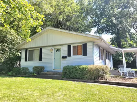 1816 Larch Pl, Urbana, IL 61801