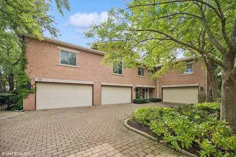 720 11th St, Wilmette, IL 60091