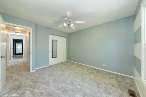 644 White Oak Ln, Bartlett, IL 60103 photo 17
