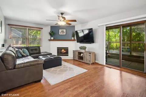 644 White Oak Ln, Bartlett, IL 60103 photo 5
