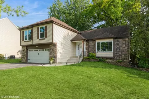 644 White Oak Ln, Bartlett, IL 60103 photo 2