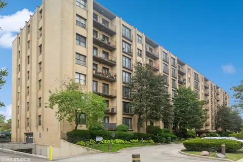 4601 W Touhy Ave #715, Lincolnwood, IL 60712