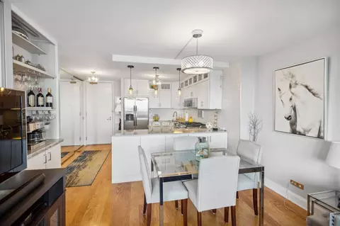 Dining - 400 E Randolph St #2201, Chicago, IL 60601 photo 1 of 3