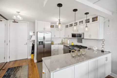 Kitchen - 400 E Randolph St #2201, Chicago, IL 60601 photo 1 of 6