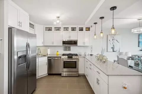Kitchen - 400 E Randolph St #2201, Chicago, IL 60601 photo 5 of 6