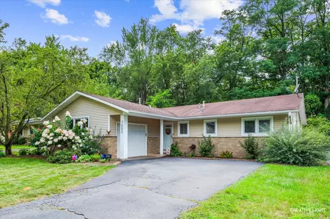 1402 Dunstan Rd, Geneva, IL 60134