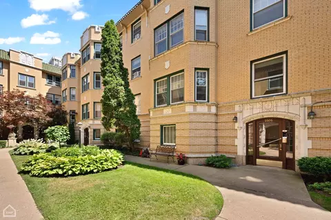 5505 N Winthrop Ave #2-I, Chicago, IL 60640