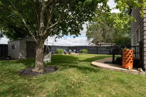 Exterior - 1816 Taft Dr, Normal, IL 61761 photo 4 of 11