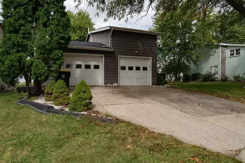 Exterior - 1816 Taft Dr, Normal, IL 61761 photo 2 of 11