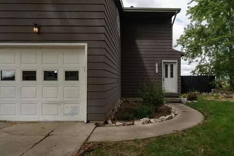 Exterior - 1816 Taft Dr, Normal, IL 61761 photo 3 of 11