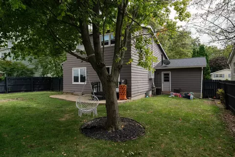 Exterior - 1816 Taft Dr, Normal, IL 61761 photo 5 of 11