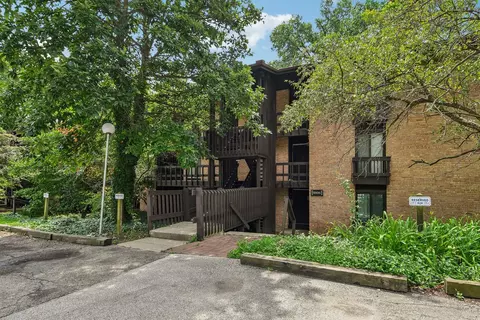 5505 Lakeside Dr #1E, Lisle, IL 60532