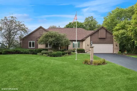 10309 Steeplechase Ln, Spring Grove, IL 60081