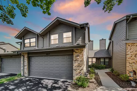 8029 Wildwood Ln, Darien, IL 60561
