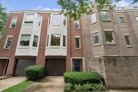 2202 N Lakewood Ave, Chicago, IL 60614