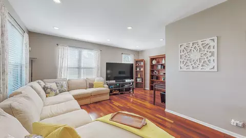 Living - 745 Red Barn Ln, Elgin, IL 60124 photo 2 of 2