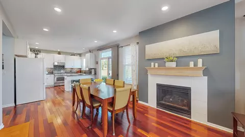 Dining - 745 Red Barn Ln, Elgin, IL 60124 photo 3 of 3