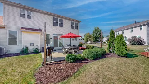 Exterior - 745 Red Barn Ln, Elgin, IL 60124 photo 3 of 4