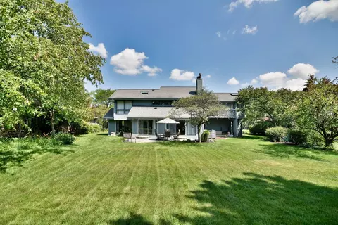 Exterior - 484 Parkview Pl, Burr Ridge, IL 60527 photo 7 of 9