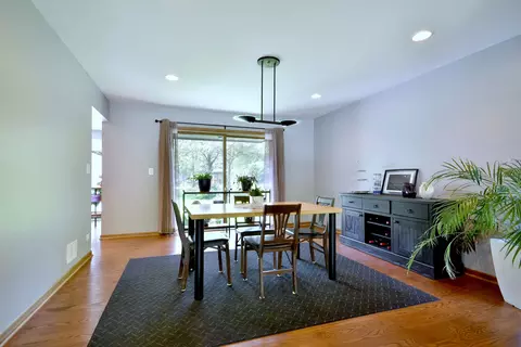 Dining - 484 Parkview Pl, Burr Ridge, IL 60527 photo 2 of 3