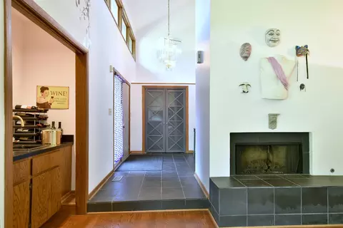 Entry Way - 484 Parkview Pl, Burr Ridge, IL 60527 photo 1 of 3