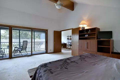 Bedroom - 484 Parkview Pl, Burr Ridge, IL 60527 photo 3 of 4