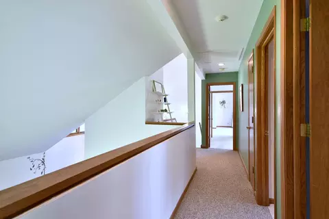 Entry Way - 484 Parkview Pl, Burr Ridge, IL 60527 photo 2 of 3