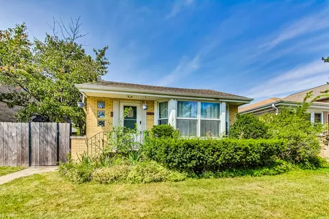 8046 N Merrill St, Niles, IL 60714