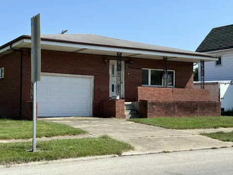 235 S Railroad Ave, Paxton, IL 60957