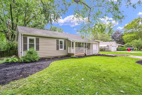 1605 Normandy Dr, Champaign, IL 61821 photo 3