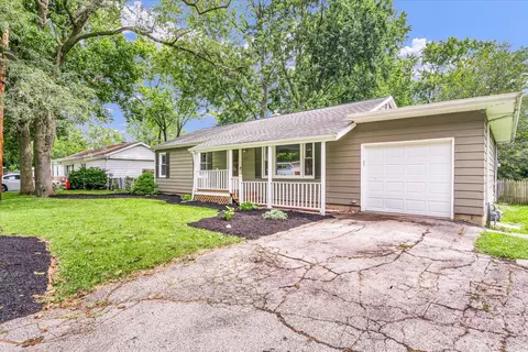 1605 Normandy Dr, Champaign, IL 61821 photo 2