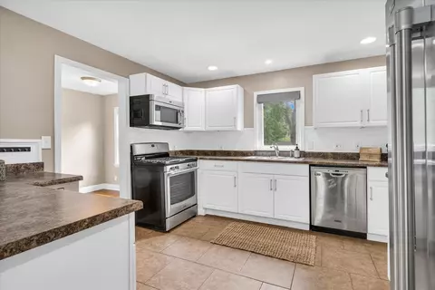 1605 Normandy Dr, Champaign, IL 61821 photo 9
