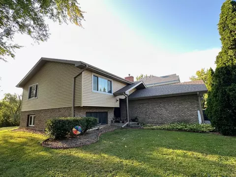 10 S218 Oneill Dr, Burr Ridge, IL 60527